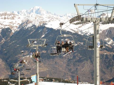 Snowboarding in 3 Valleys